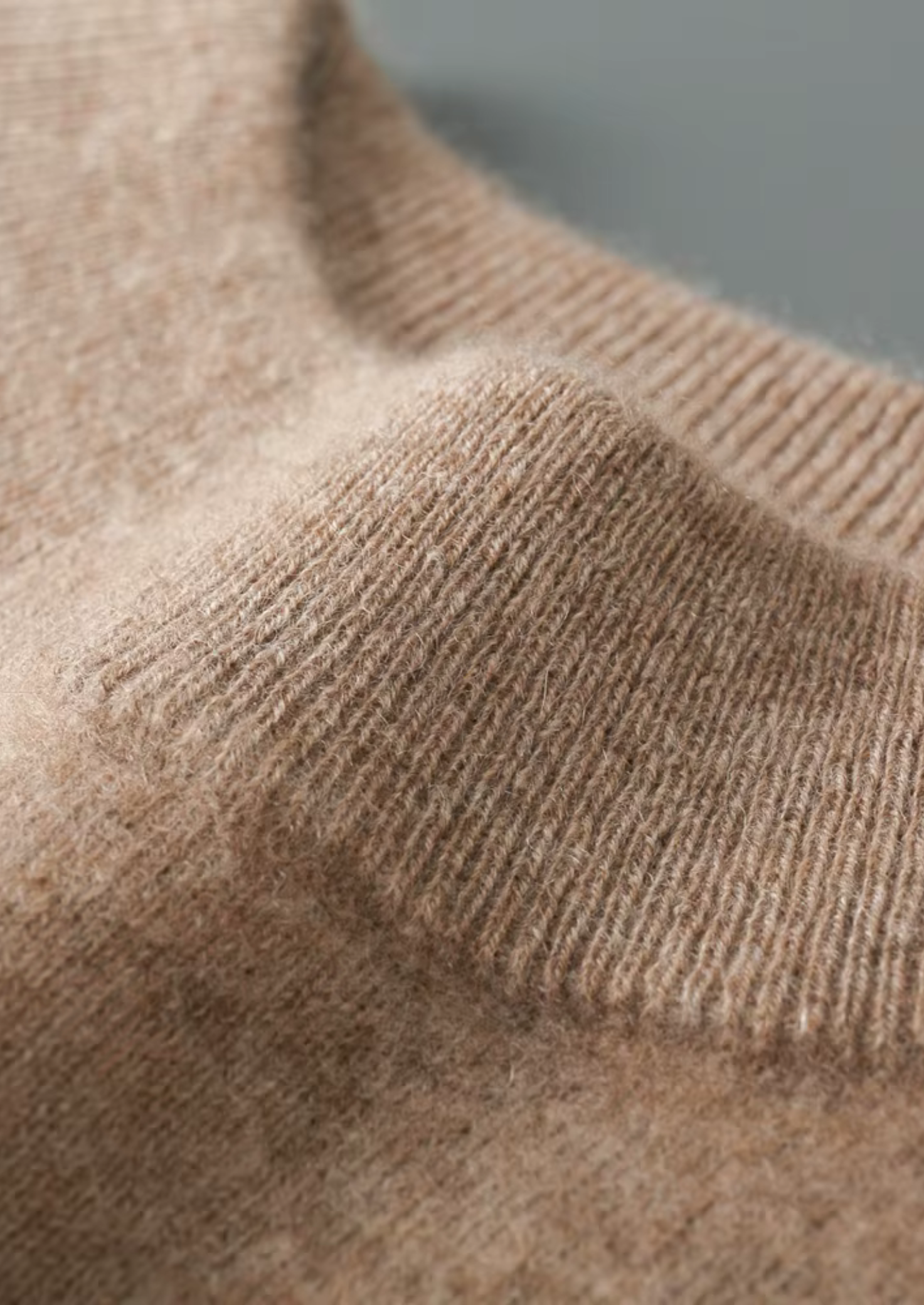 PURE EXTRA-FINE MERINO WOOL CLASSIC MOCKNECK