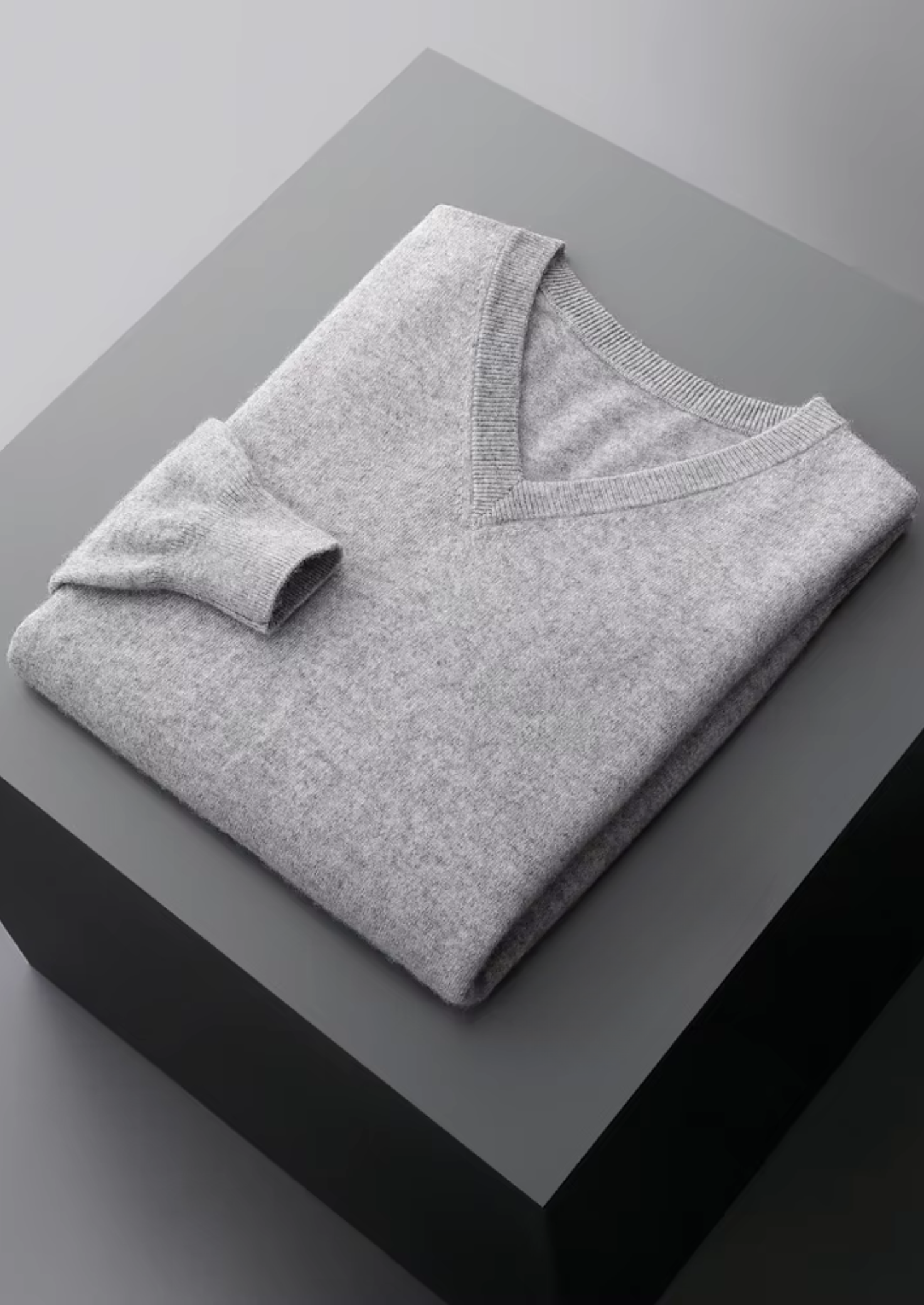 PURE EXTRA-FINE MERINO WOOL CLASSIC V-NECK SWEATER