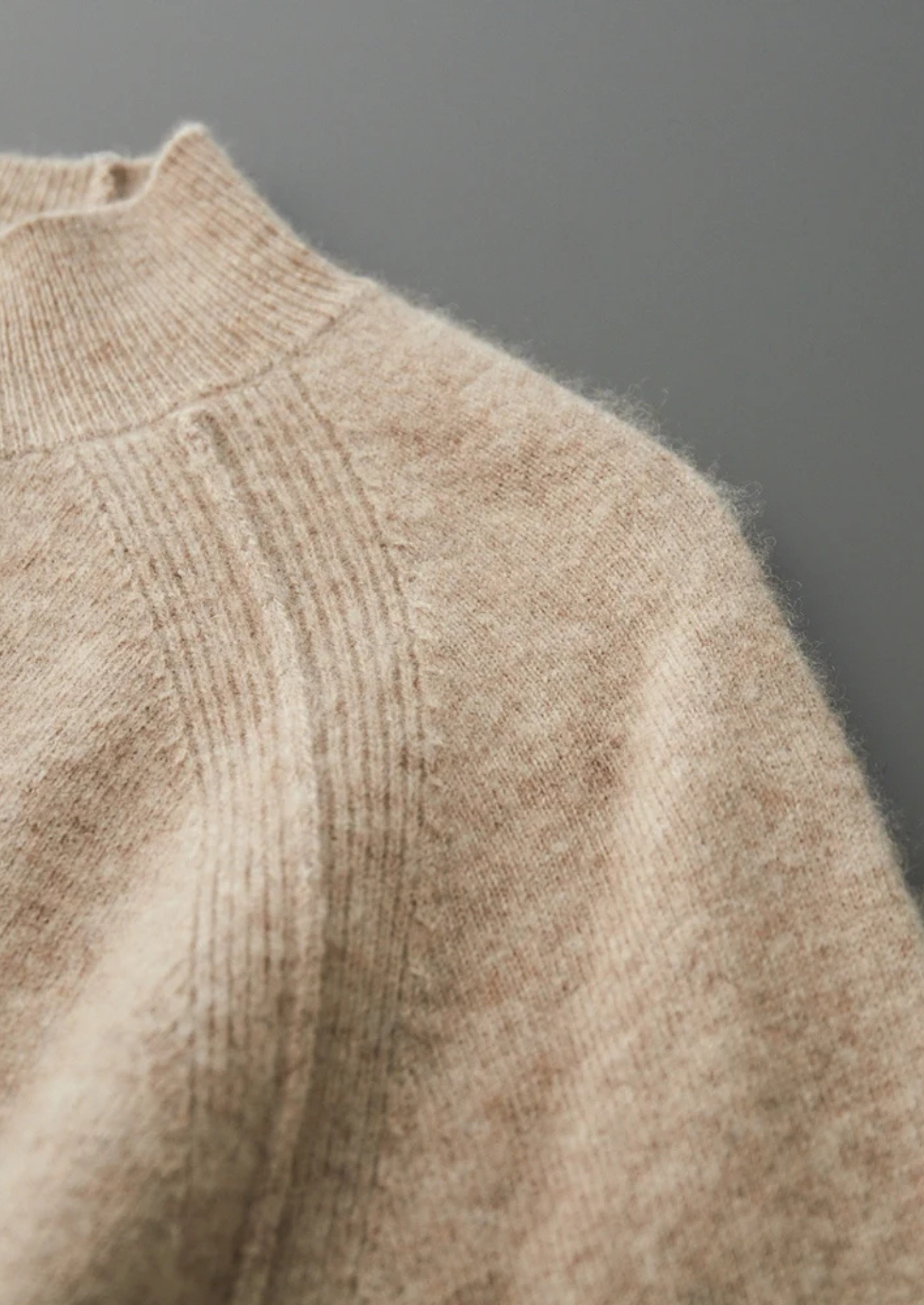 PURE EXTRA-FINE MERINO WOOL RAGLAN MOCKNECK