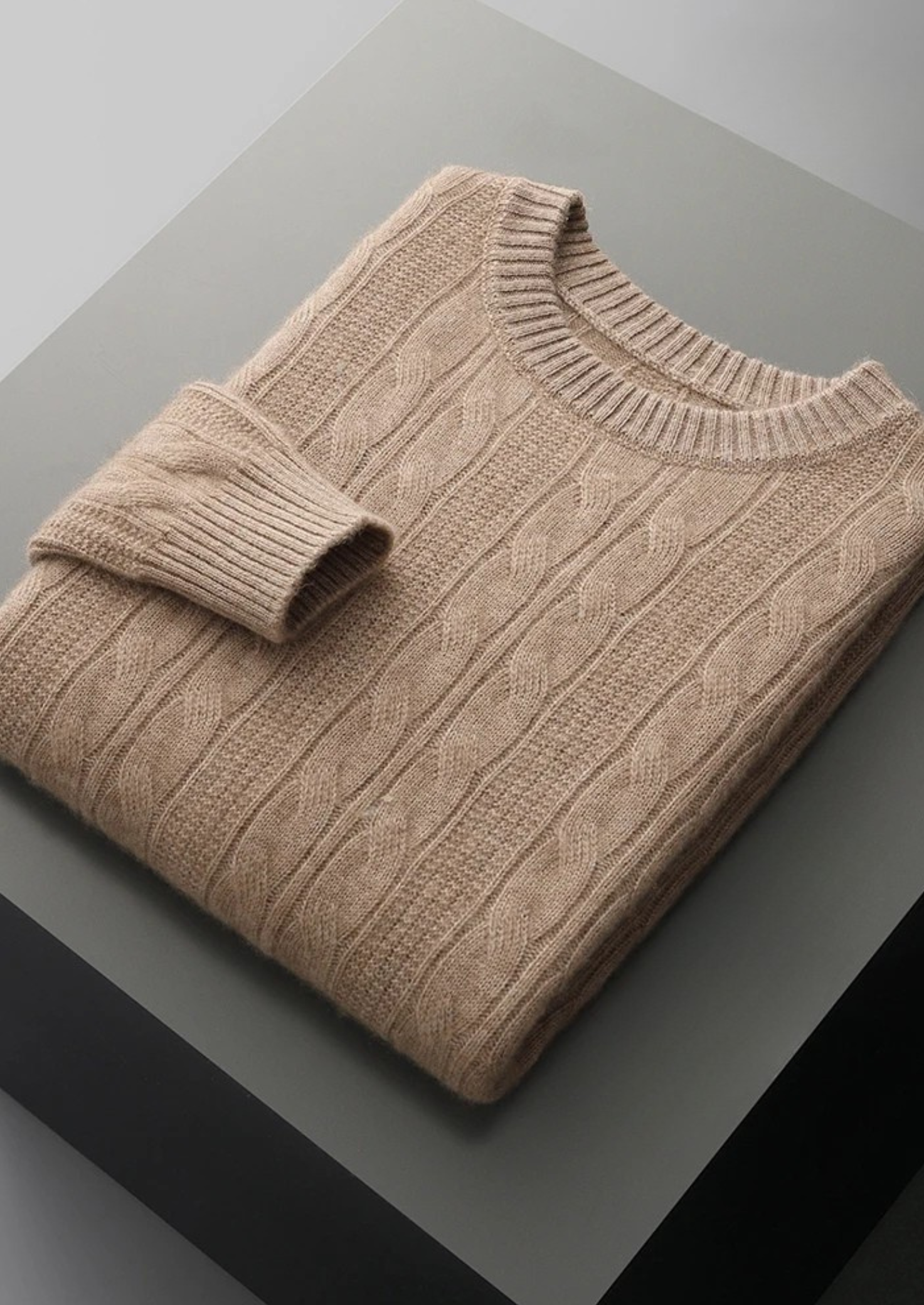 PURE EXTRA-FINE MERINO WOOL CABLE CREWNECK